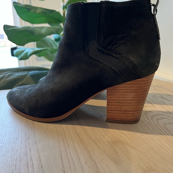 Franco Sarto women’s size 8.5 suede leather black booties - Picture 2 of 4